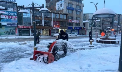 Van ve Bitlis’te 900 yerleşim yerinin yol ulaşıma kapandı (2)