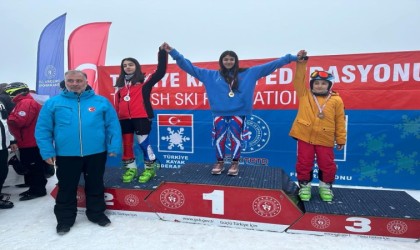 Vanlı kayakçılar 3 madalyayla döndü