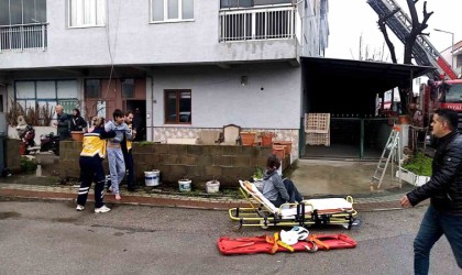 Yangında 8i çocuk 14 kişi dumandan zehirlendi