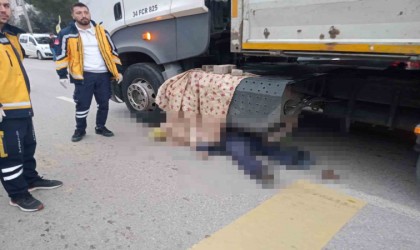 Yolun karşısına geçerken tırın altında kalan yaşlı adam hayatını kaybetti