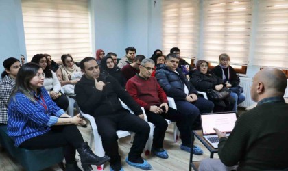 Ailelere otizm spektrum bozukluğu semineri verildi