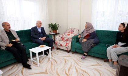 Akdeniz Belediyesinin Onkobüs Servisi kanser tedavisi gören vatandaşları mutlu ediyor