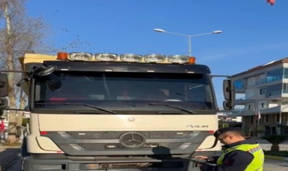 Alanyada çakarlı 2 araca 19 bin 317 lira para cezası