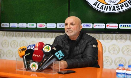Alanyaspor Başkanı Çavuşoğlundan Fenerbahçe maçındaki hakem kararlarına eleştiri