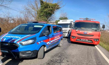 Alaplıda iki tır kafa kafaya çarpıştı