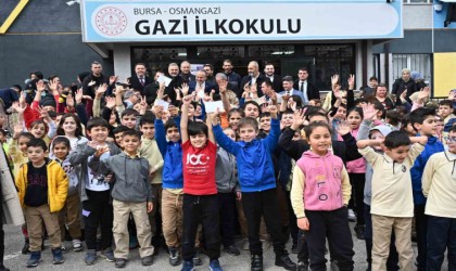 Alinur Aktaştan ders başı yapan öğrencileri ziyaret etti