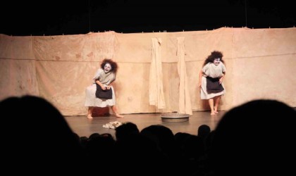 Aydında Şatonun Altında oyunu tiyatroseveler ile buluştu