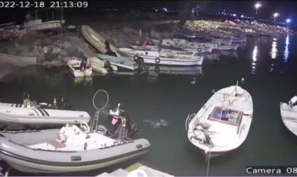 Aylar sonra ortaya çıkan deprem görüntülerinde deniz köpürdü, tekneler beşik gibi sallandı