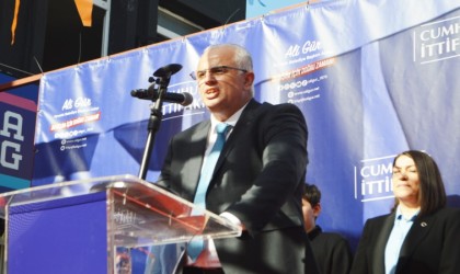 Ayvalıkta Cumhur İttifakı Belediye Başkan adayı Gür sahaya indi