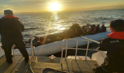 Ayvalıkta Sahil Güvenlikten düzensiz göçmen operasyonu