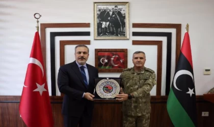 Bakan Fidan, Libya Görev Grubu Komutanlığı’nı ziyaret etti