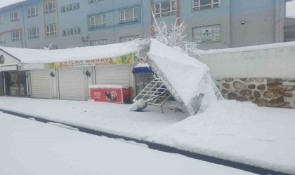 Başkalede eğitime ara verildi, 132 yerleşim yerinin yolu ulaşıma kapandı