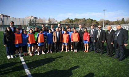 Başkan Büyükkılıç, sporcularla buluştu