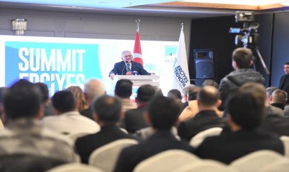 Başkan Büyükkılıçtan zirvede ‘bilişim vurgusu