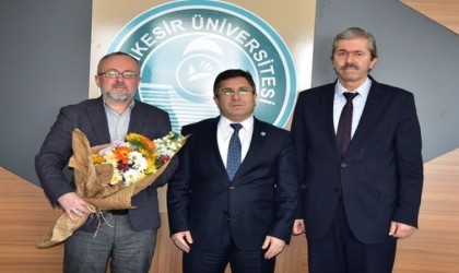 BAÜNde Necatibey ve İlahiyat Fakültelerine yeni dekanlar atandı