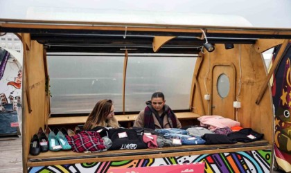 Biten aşkların eşyaları ‘Eski Sevgili Pazarında satılıyor