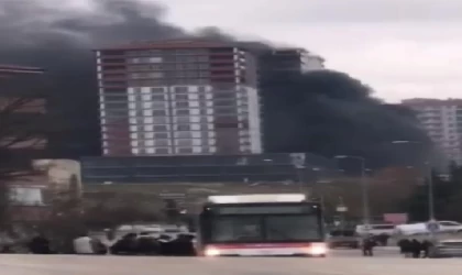 Boş dükkânda çıkan yangını itfaiye söndürdü