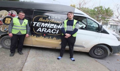 Burhaniyede camilere Büyükşehir temizliği