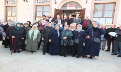 Burhaniyede umrecilere coşkulu uğurlama