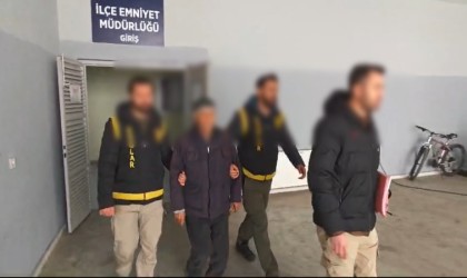 Camide çocuklara bıçak çeken yaşlı adam adli kontrolle serbest kaldı