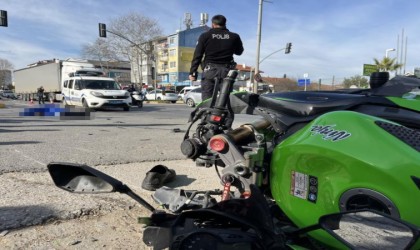 Çarptığı yaya öldü, motosikletli ise ağır yaralandı