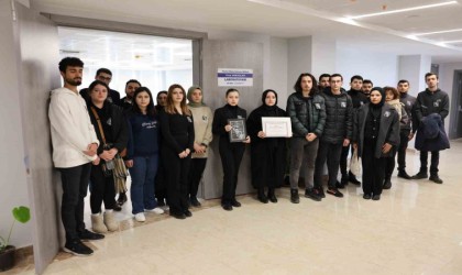 Depremde hayatını kaybeden üniversite personeline vefa