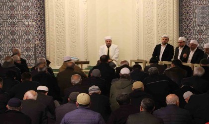 Depremde hayatını kaybedenler Adanada dualarla anıldı