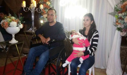 Depremzede çift 14 Şubat Sevgililer Gününde gözyaşlarını tutamadı