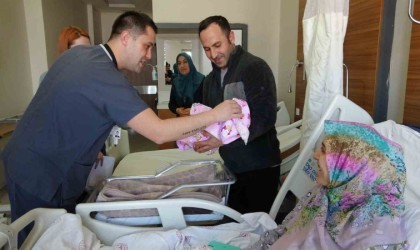 Doğum günü 4 yılda bir kutlanacak bebekler dünyaya geldi