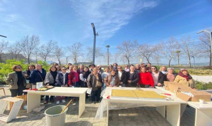 Efes Tarlası Yaşam Köyünde zeytinyağı sabunu yapmayı öğrendiler