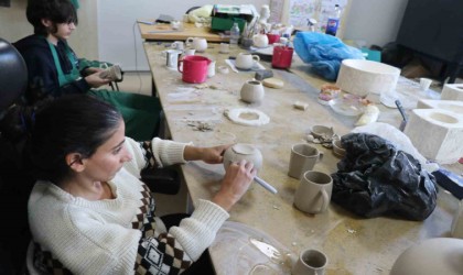 Engelliler yaşam merkezi yüreklere dokunuyor