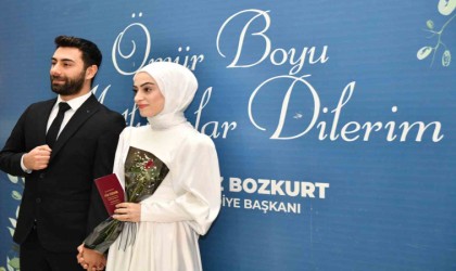 Esenyurtlu çiftler Sevgililer Gününde dünya evine girdi