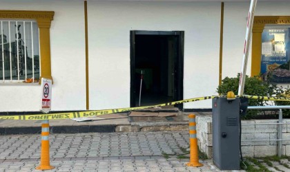 Eski sevgilisine ateş etmeye çalışan şahıs kendini vurdu