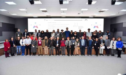 ‘Estetik bir olgu olarak dünyalar kurmak sempozyumu başladı