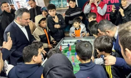 Gençlik ve Spor Bakan Yardımcısı Eminoğlu, deprem bölgesinde gençlerle buluştu