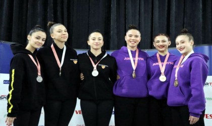 Göztepe cimnastik kürsüde