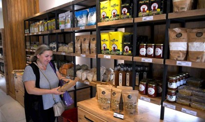 Halk Adamarket Mağazası yeni yerinde hizmete başladı