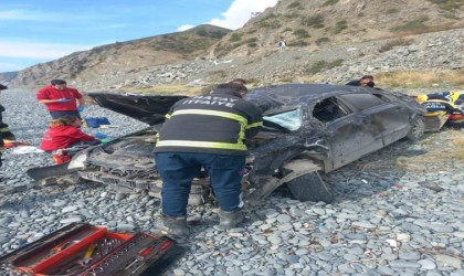 Hatayda otomobil uçuruma yuvarlandı: 1 ölü, 1 ağır yaralı