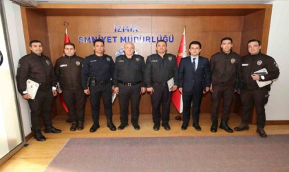 Hırsızları suçüstü yakalayan emniyet mensupları ödüllendirildi