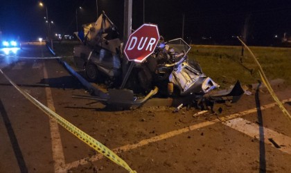 Hurdaya dönen otomobil, sürücüsüne mezar oldu