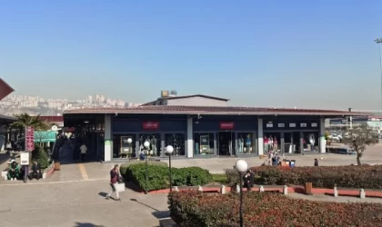 İzmit’te soyulan kuyumcu dükkanından 10 milyon TL’lik altın ve para çalınmış