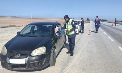 Jandarma ekiplerinden trafik denetimi