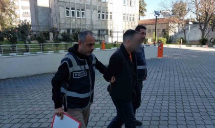 Kasıtlı olarak aracıyla çarptığı polis ve annesini yaralayan minibüs sürücüsüne adli kontrol