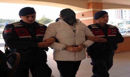 Kastamonuda, KAFES-45 Operasyonunda gözaltına alınan örgüt lideri adliyeye sevk edildi