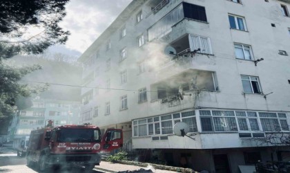 Kastamonuda mutfak tüpünden çıkan yangında apartman dairesi zarar gördü