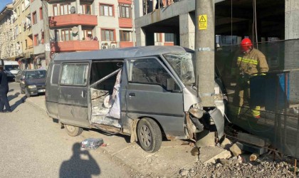 Kavşakta çarpıştılar 3 yaralı