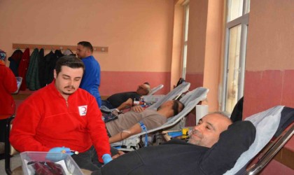 Kaymakam Okumuş kan bağışında bulundu