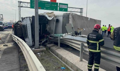 Kazada ağır yaralanan tır sürücüsü hayatını kaybetti