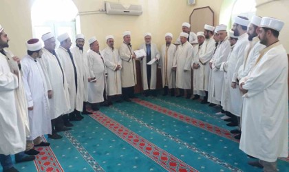 Kursu başarı ile bitiren din görevlilerine belgeleri verildi
