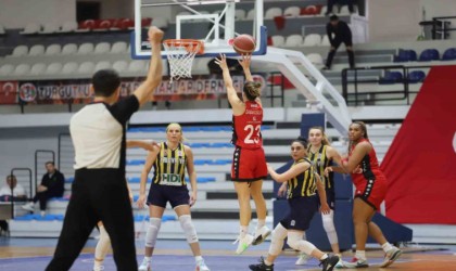 Lidya Garden City Turgutlu Belediyesi Kadın Basketbol lideri konuk edecek
